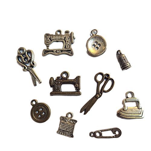 10 charms med sy- og strikkemotiv